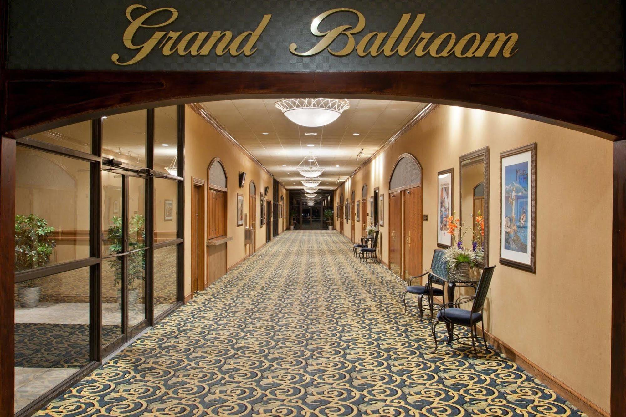 Holiday Inn Cleveland - South Independence By Ihg Zewnętrze zdjęcie